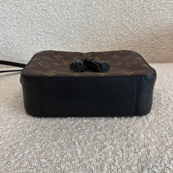 Authentic Louis Vuitton Monogram Santoigne - Picture 9 of 10
